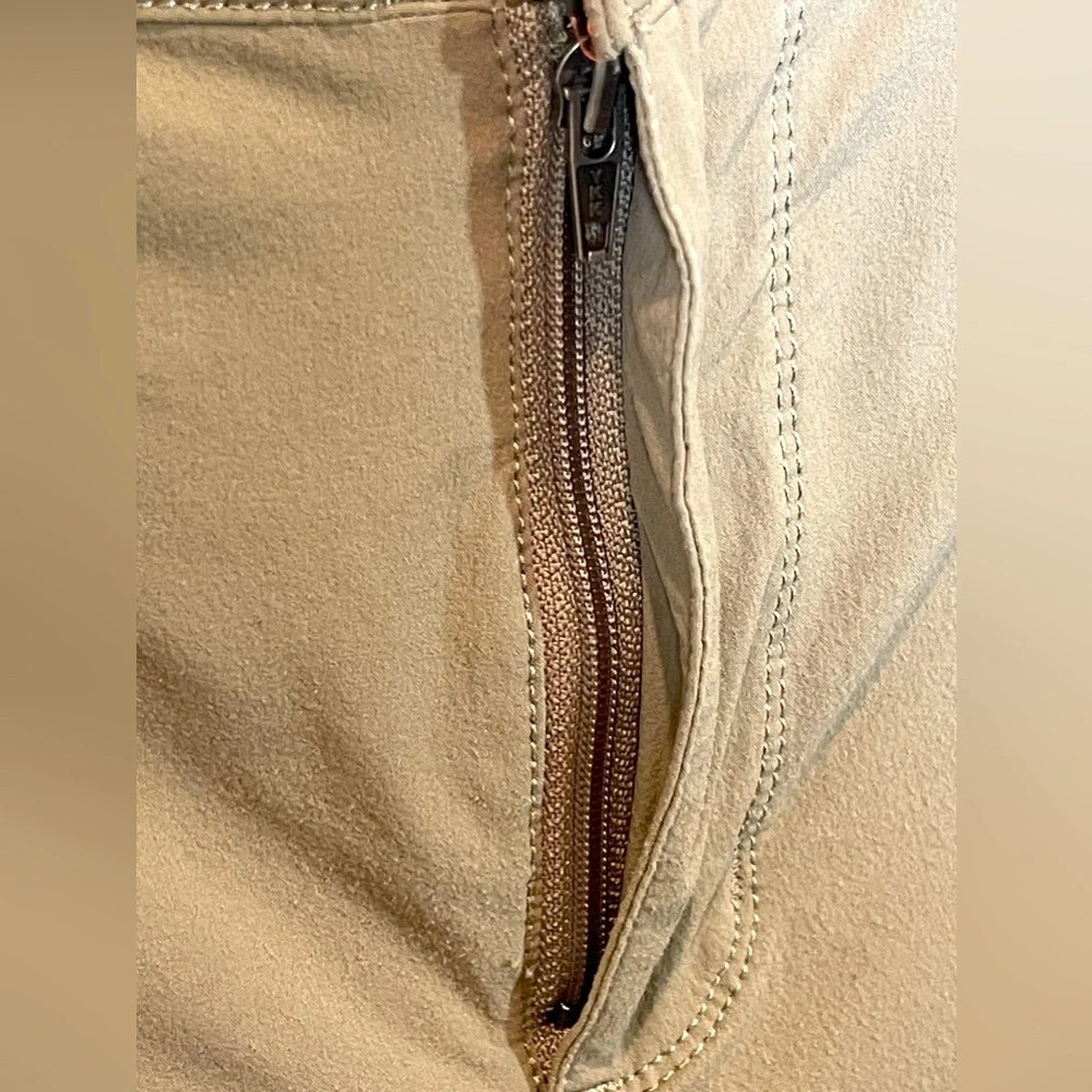Patagonia  men's Tribune Shorts 32 - Picture 7 of 9